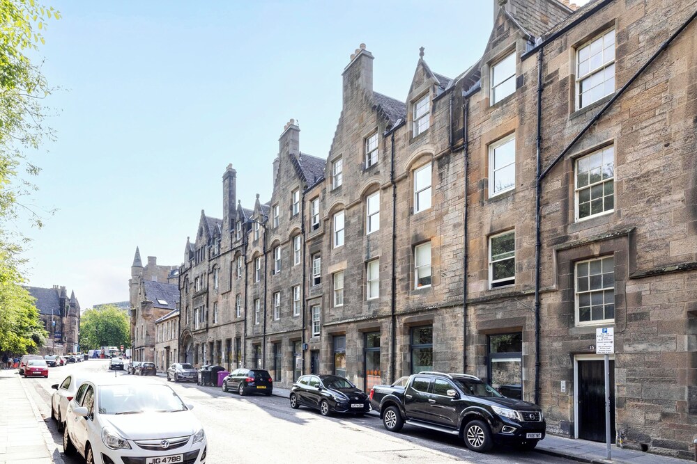 Elegant Apartment in the heart of Edinburgh