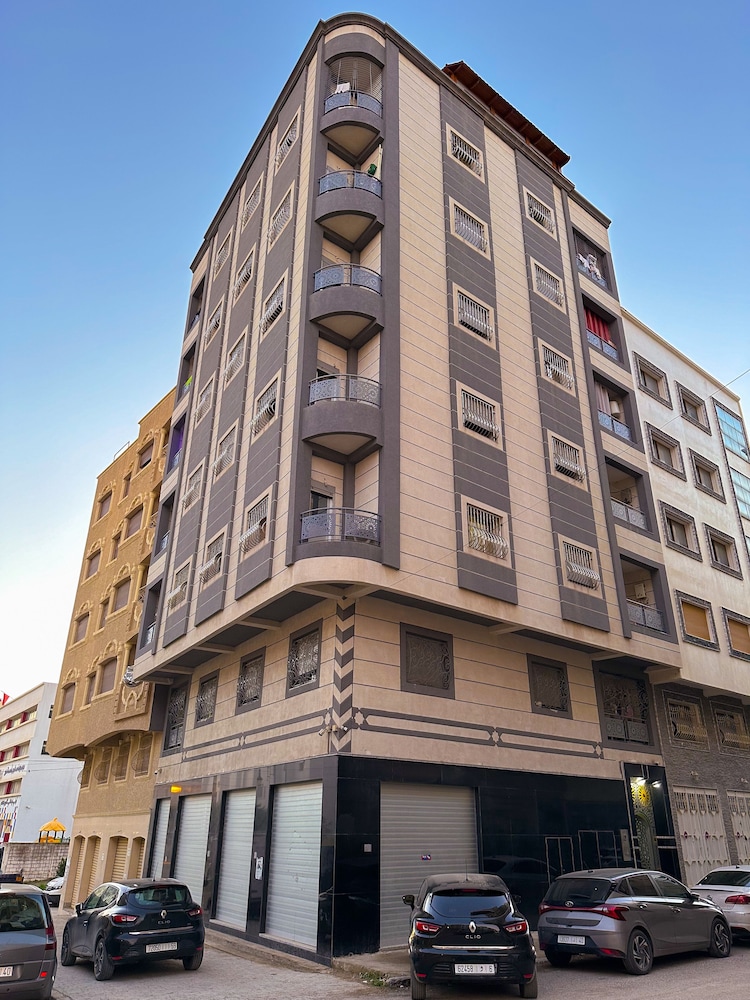 Hotel Elite Holiday Homes - Luxury & Centric Flat - Image 1