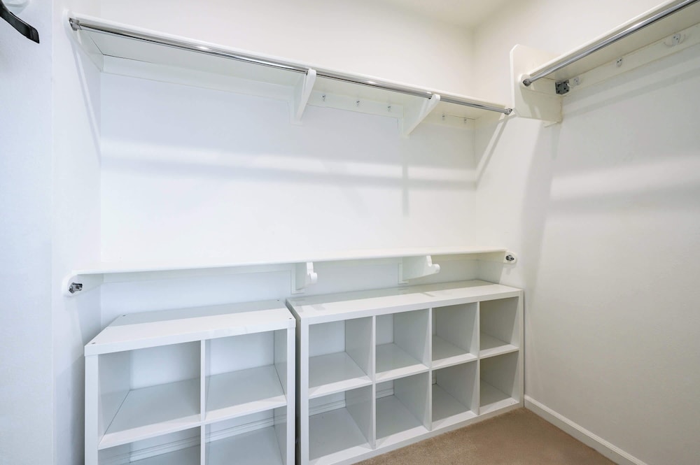 Stylish 3BR Irvine Oasis Family Friendly w Garage