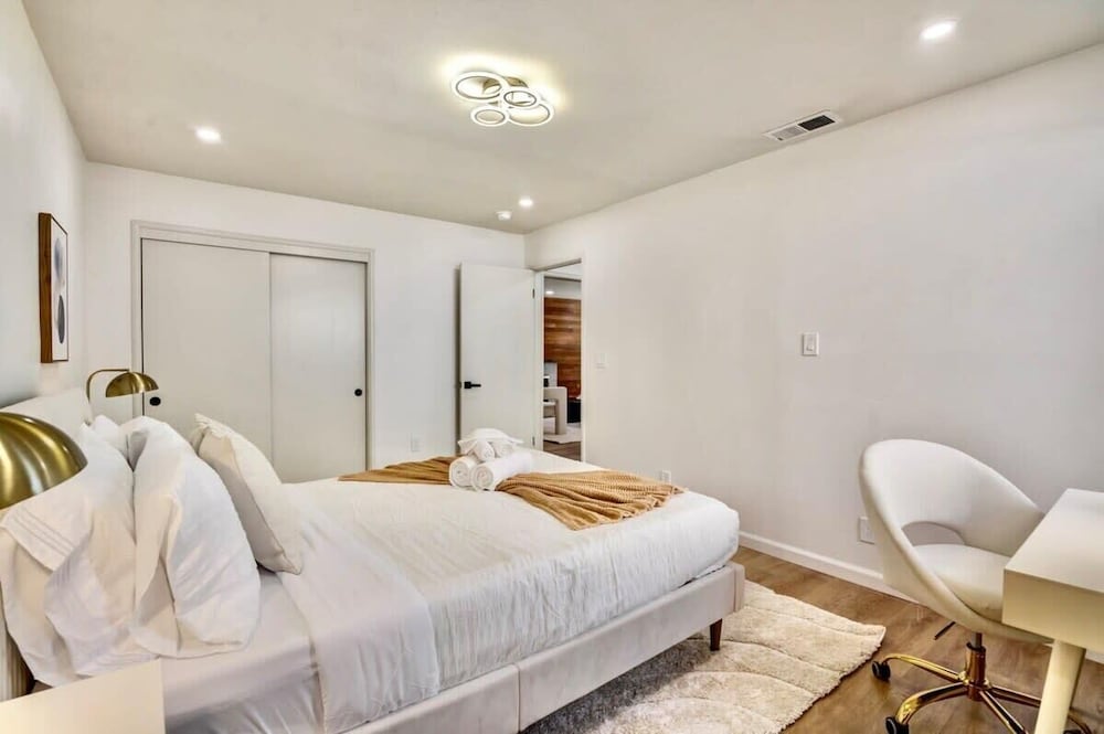 @ Marbella Lane - Stylish Cozy4br in Siliconvalley