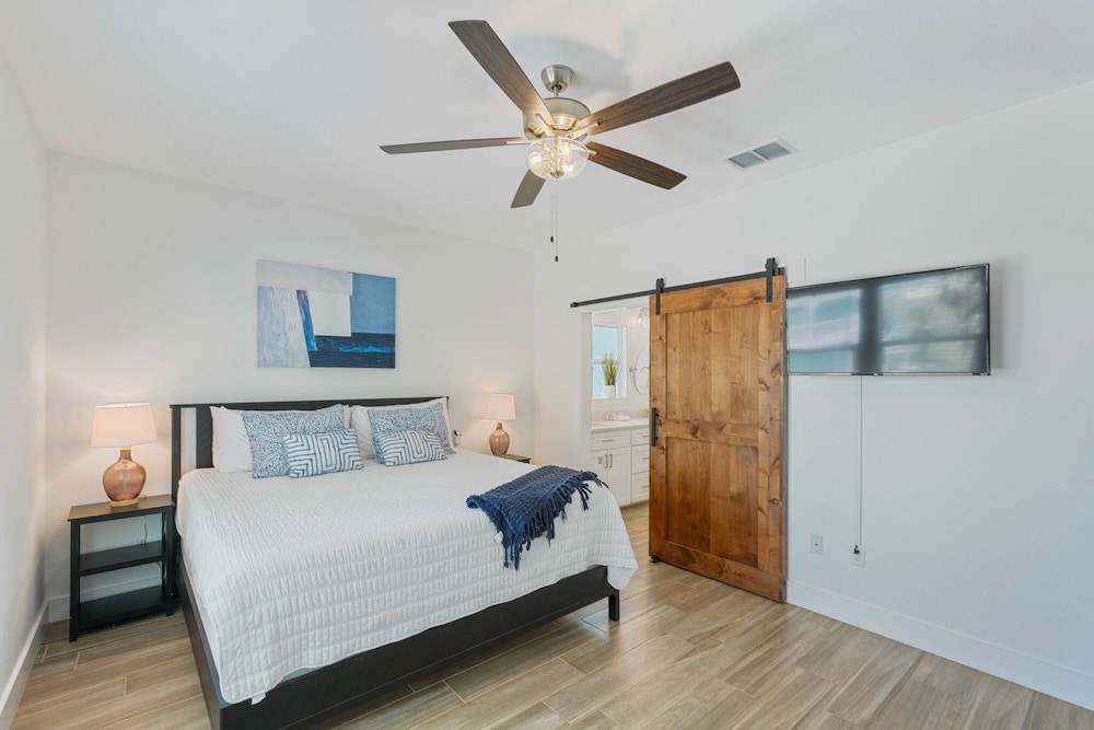 Chancla - Pet Friendly! Community Pool!