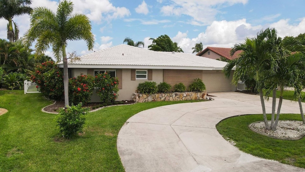 Punta Gorda Isles 3-Bedroom Private Pool Home on Canal with Dock 3 Home
