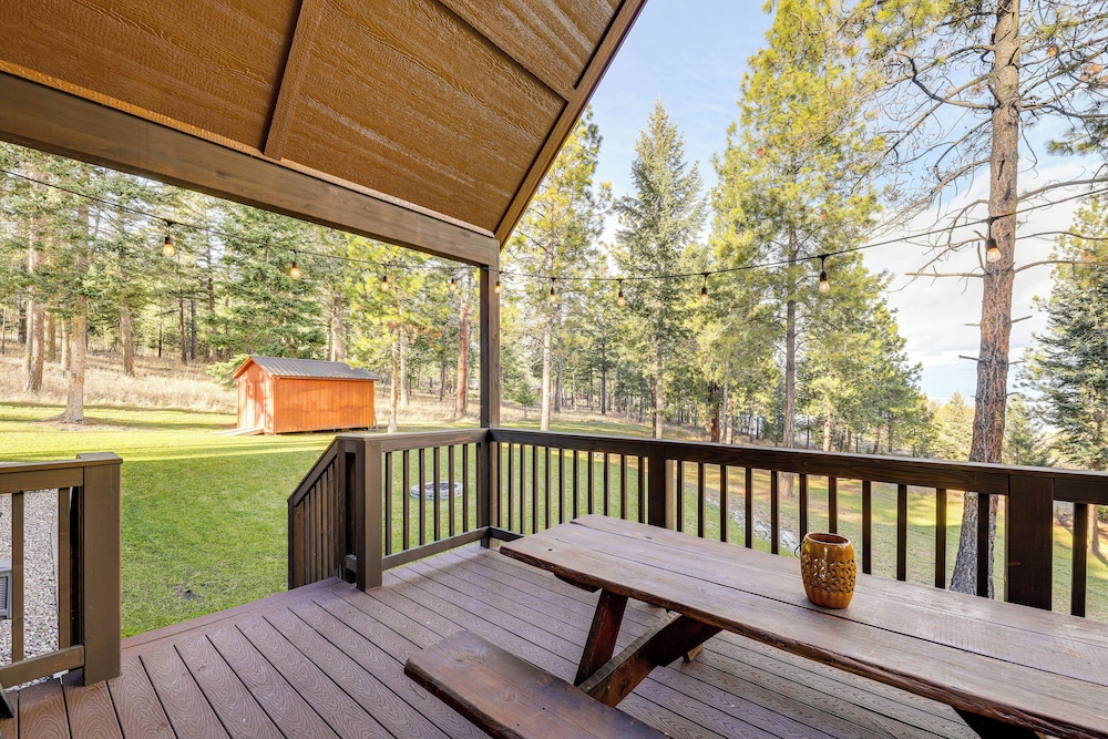 Deck + Views: Scenic Group Getaway in Lakeside!