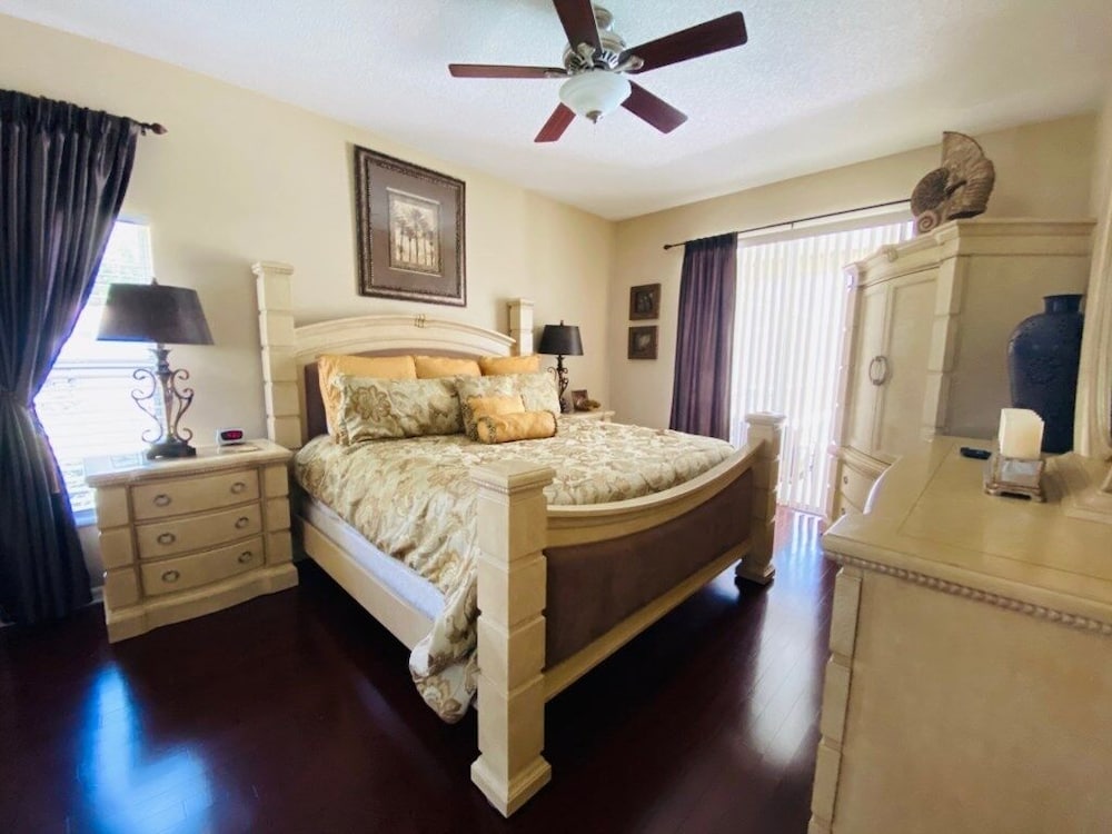 Southern Dunes Golf Views! 5 Bedroom Home by RedAwning
