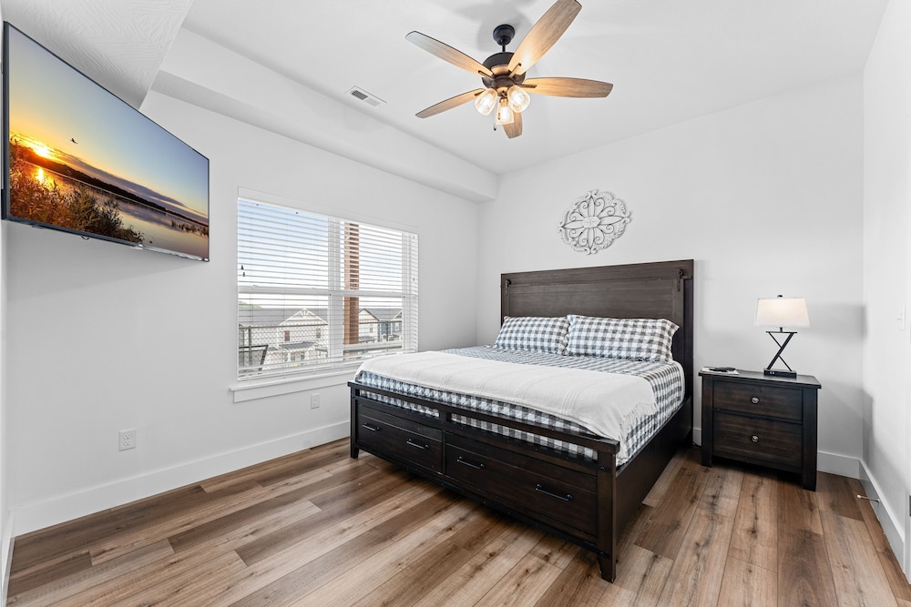 Cm132-6 -summer Breeze- Sleeps 17 6 Bedroom Home