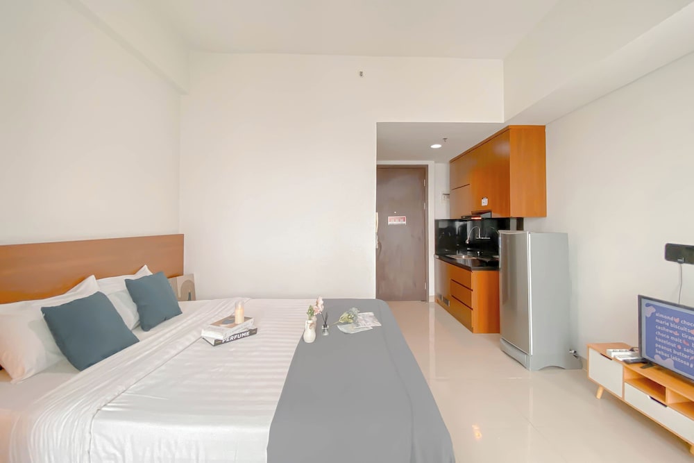 Strategic And Homey Studio At Lrt City Bekasi Apartment