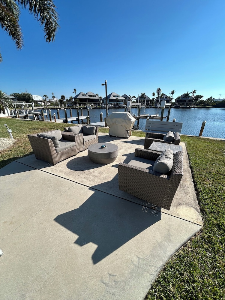 MALU LANI Inn & Marina