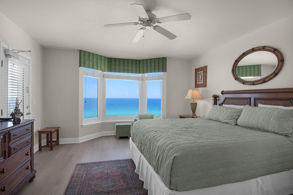 Emerald Beach 1036 - Turquoise Turtle view 4