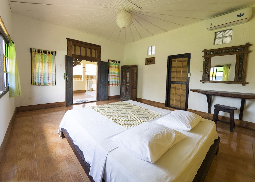 Woodstock Garden Bungalows