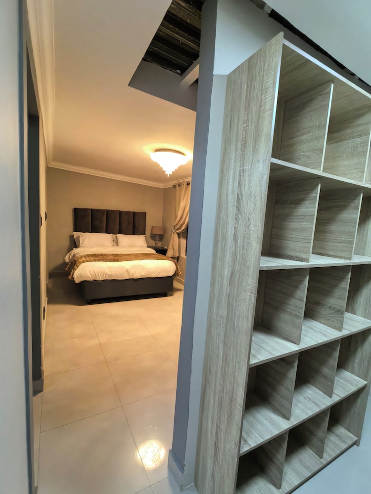 Bryanston Palms Accommodation