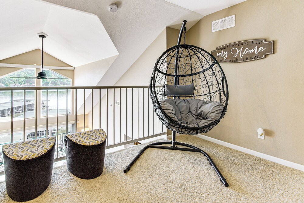 On-site Lake of the Ozarks Access: Camdenton Condo