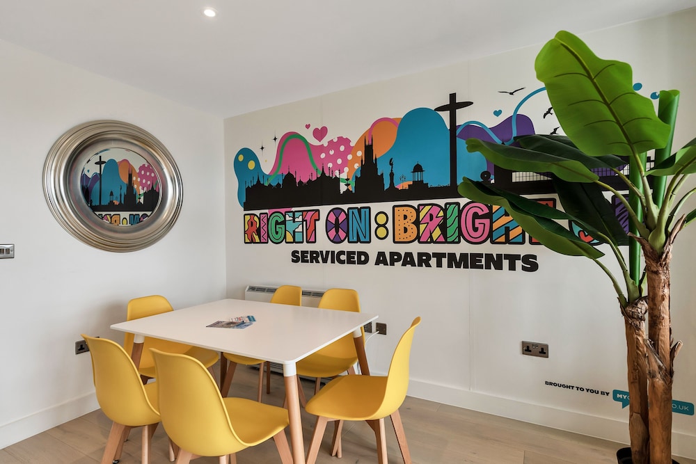 Right On : Bright On Apartment 1E | By My Getaways view 5