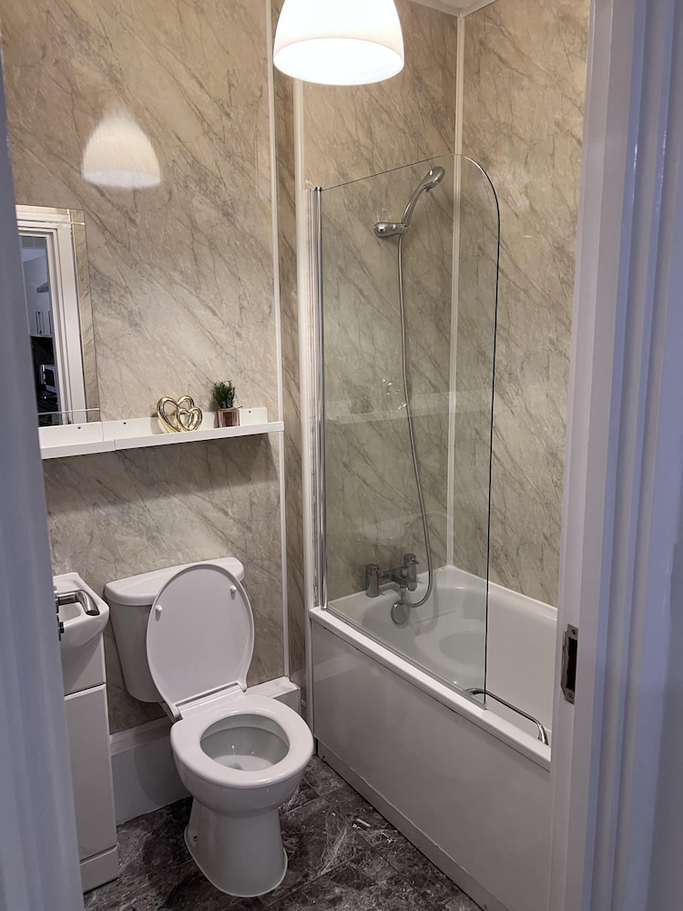 Fantastic 1-bedroom Flat view 3