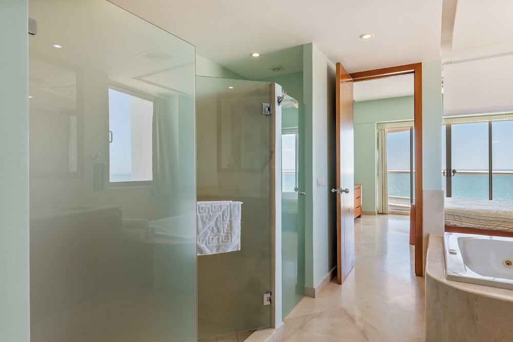 Luna Blanca 0801-2BR by Kivoya