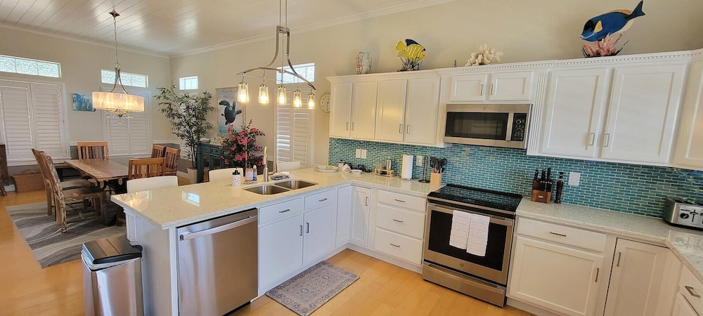 121 Snapper By The Sea 4 Bedroom Home