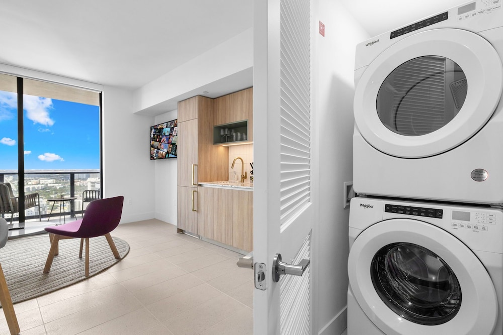Prime City Location Luxury Condo