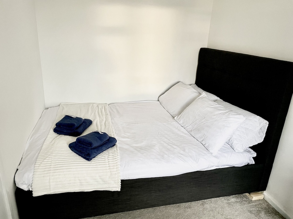 The HK House - Family Friendly Near To Blenheim Palace & Oxford City Centre view 3