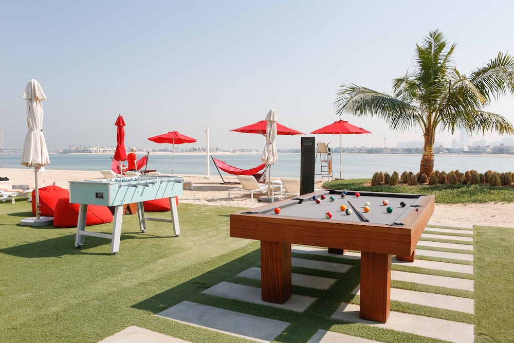 Th8 Palm Dubai Beach Resort, Vignette Collection by IHG