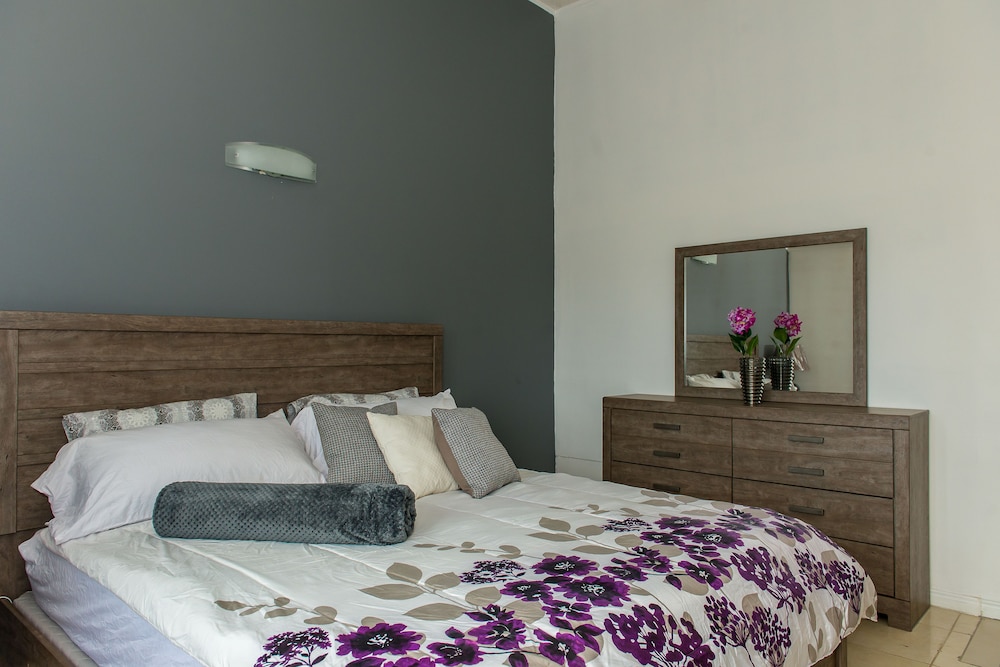 The Beach House II Bedroom with