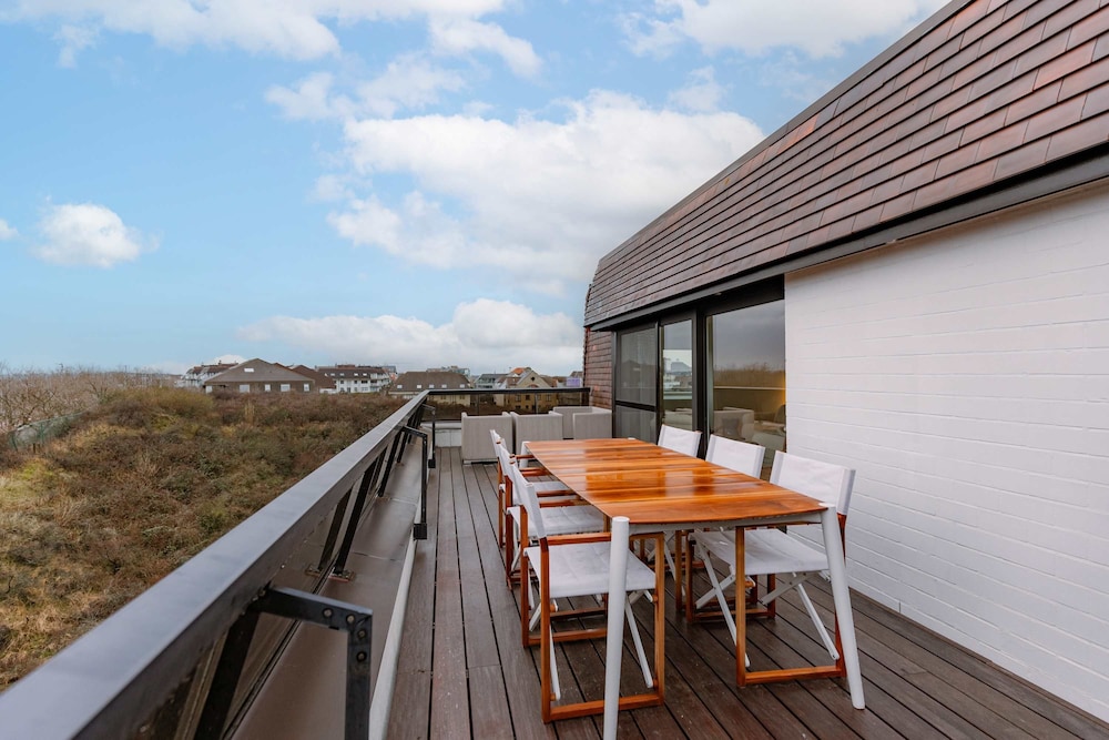 Penthouse on the Dike Bathed in Sunlight