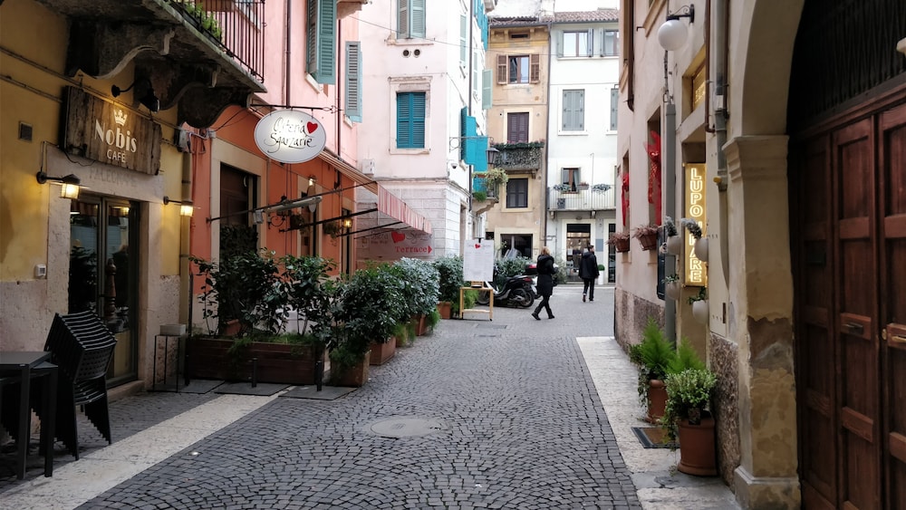 Bright Apartments Verona - Borsari Historical 1