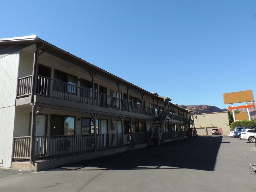 The Virginian Motel