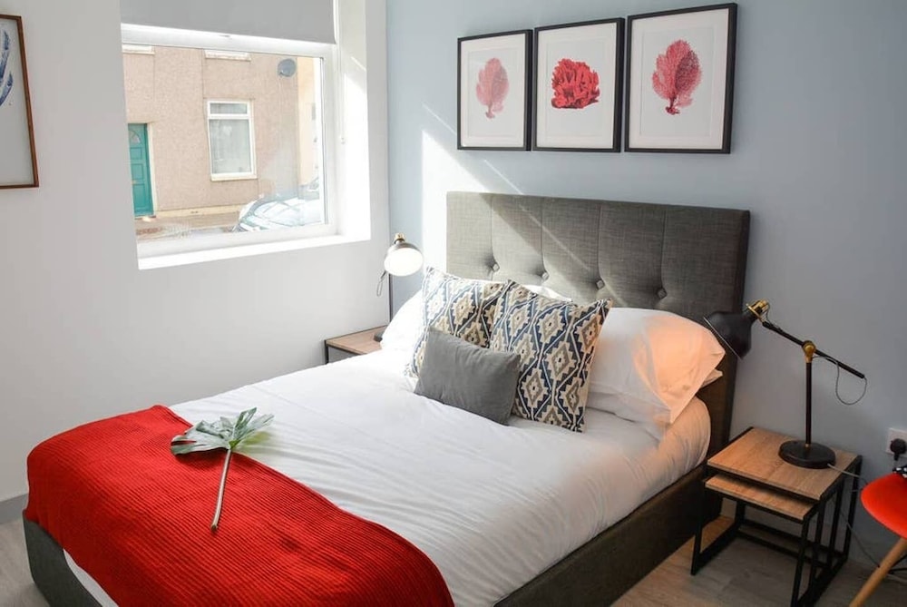 Pearl House Cardiff - Apartment 1 view 5