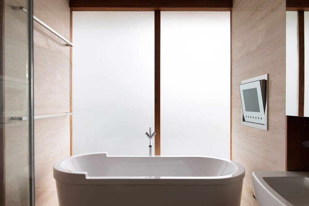 The Canary Wharf Secret - Glamorous 3BDR Flat w/ Terrace and Parking