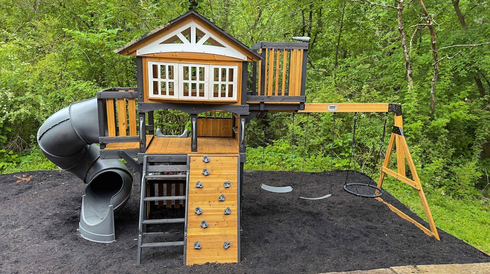 Bigfoot Bunkhouse Pool Views Theater Arcade Firepit Book Now