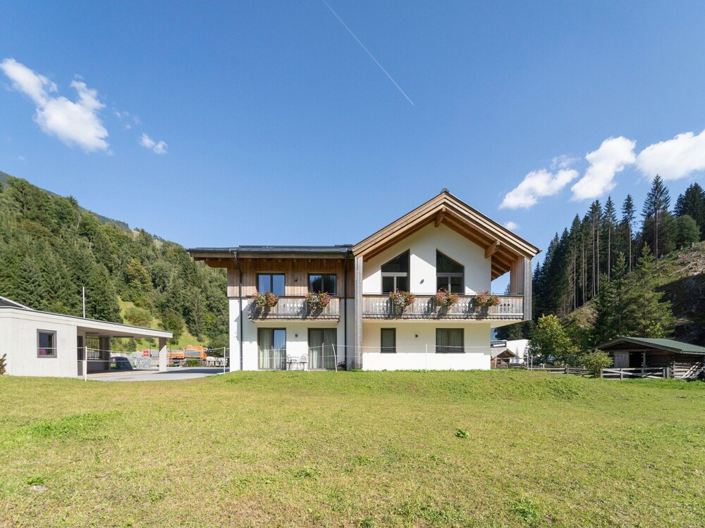 Chalet in Saalbach Near Ski Lift and Sauna