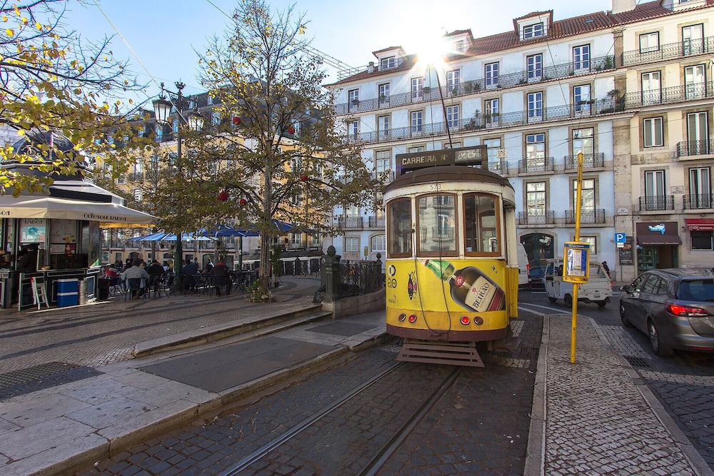 Bairro Alto Elegant by Homing