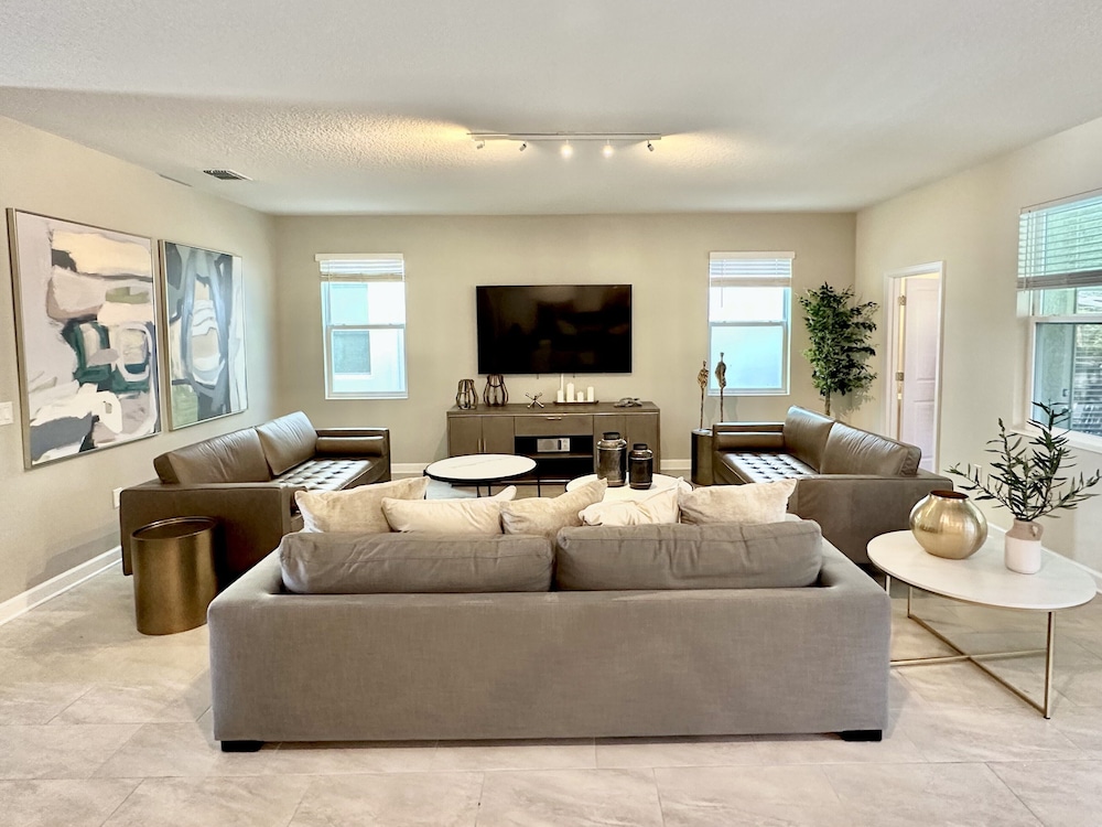 Luxurious Retreat Games & More