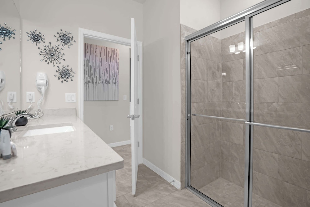 Upstay: Family Retreat w Pool, Cinema & Games Room