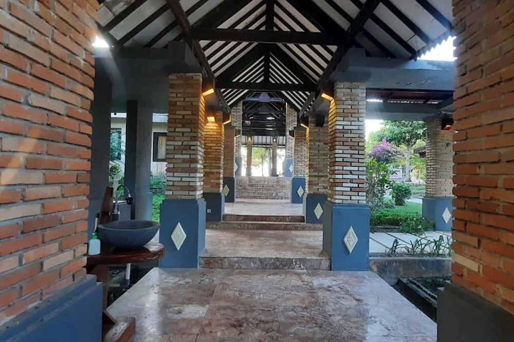 Beach Rock Resort Belitung