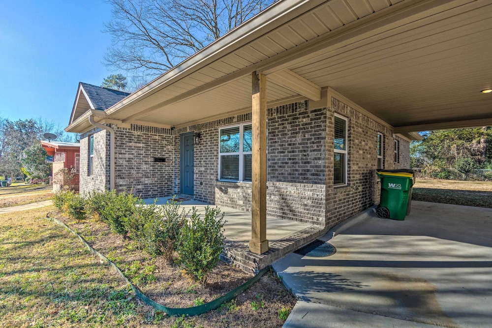 Family Home ~ 5 Mi to Downtown Little Rock! view 5