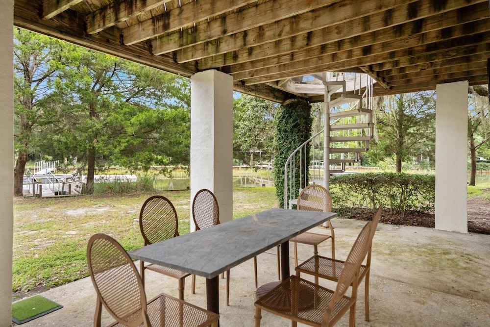 Sunny Pointe 4 Bedroom Home