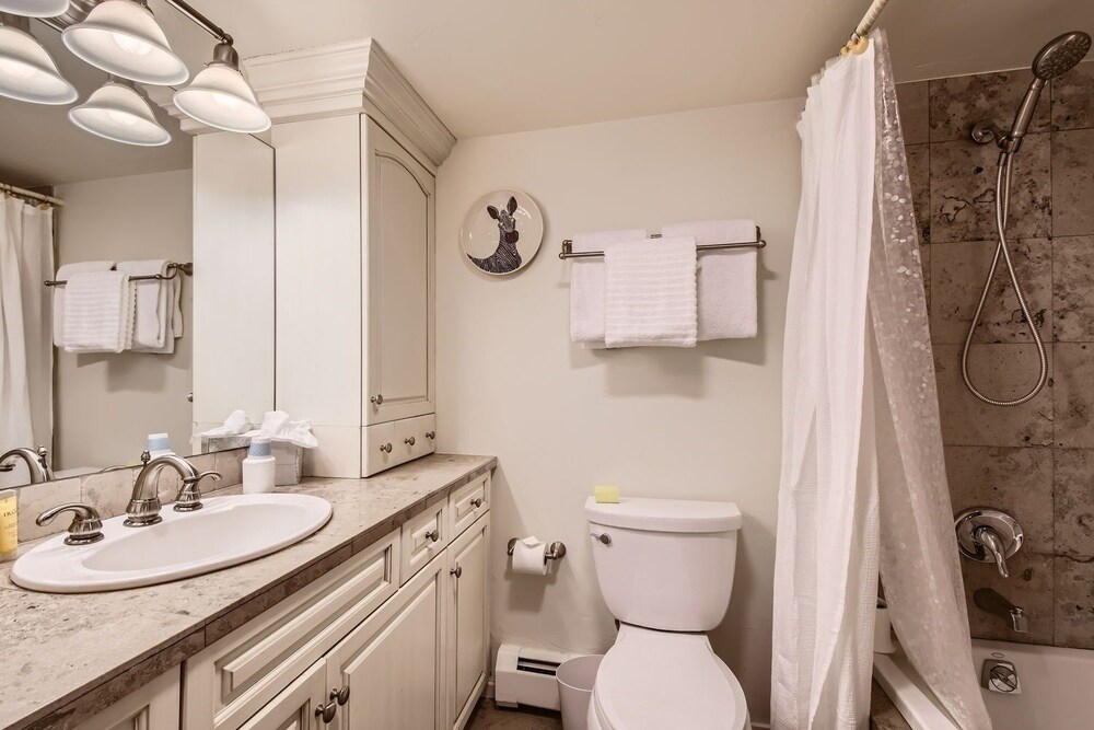 Stone Creek Meadows 205 2 Bedroom Condo