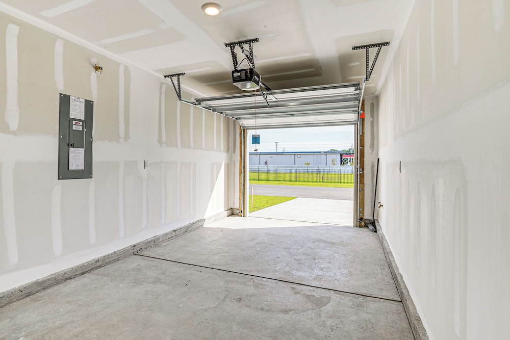 3 Mi to Shore: Family Townhome in Surfside Beach