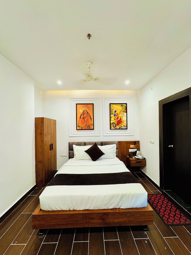 Hotel Ellora Inn Best Hotel In Sultanpur
