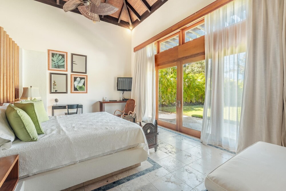 Warm 2BR Bungalow w Pool Backyard in Cap Cana