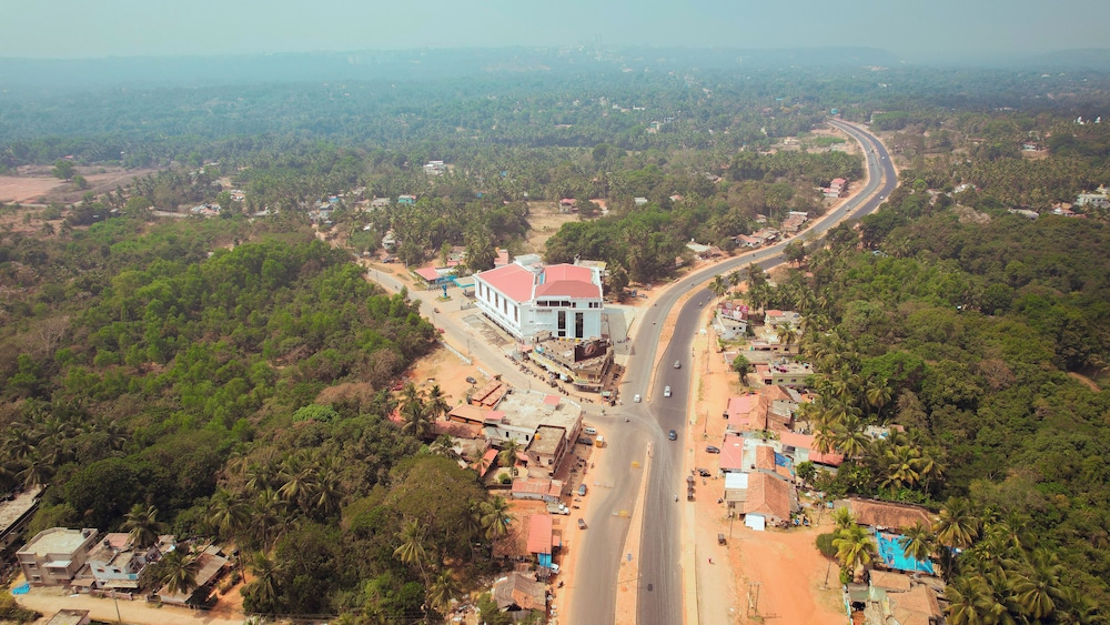 Shambhavi Hotel & Convention Centre