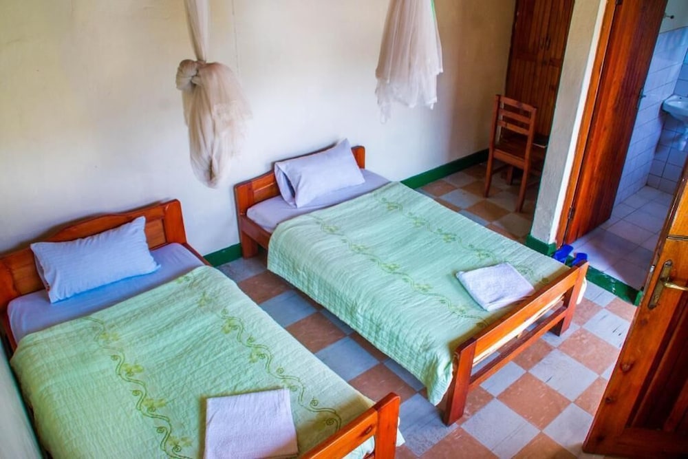 Sabinyo Guest House