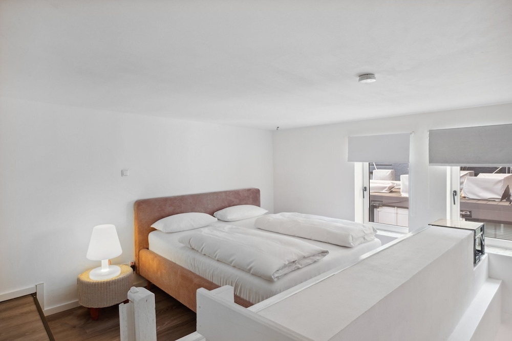 The Room 44