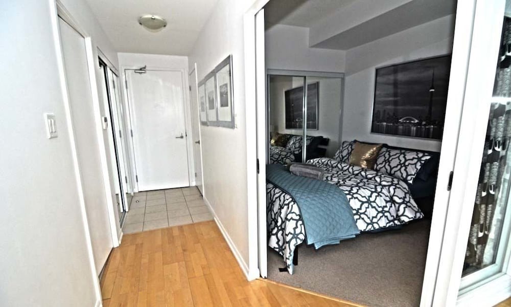 Toronto Escape - The Ruby Pink Suite - Image 1