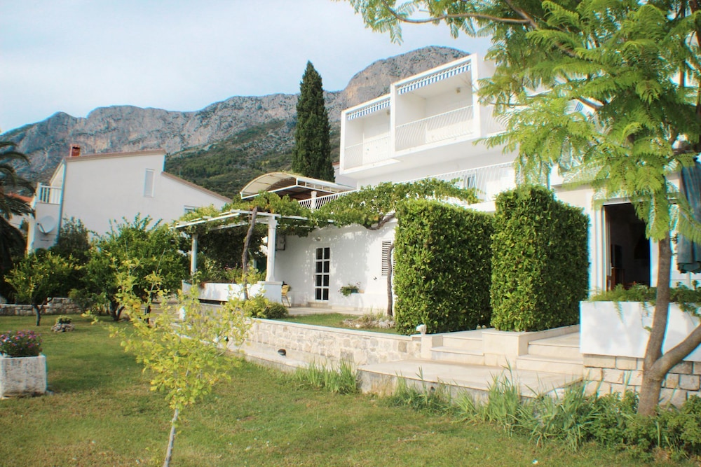 Sea View - Cosy & Comfortable - A4 Somina view 4