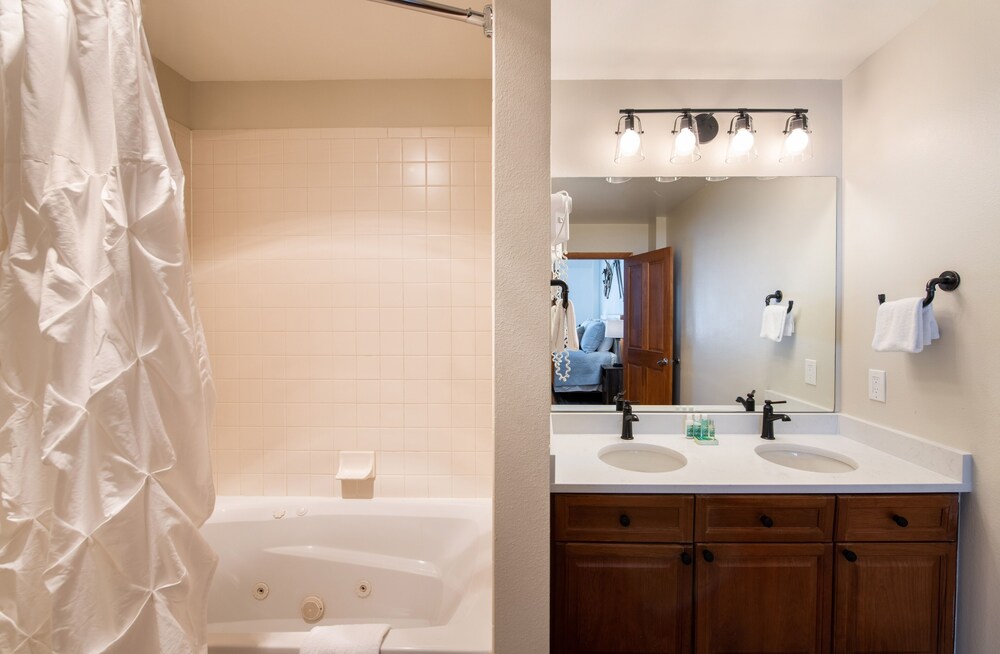 Zephyr Mountain Lodge Vacation Condos - Winter Park CO