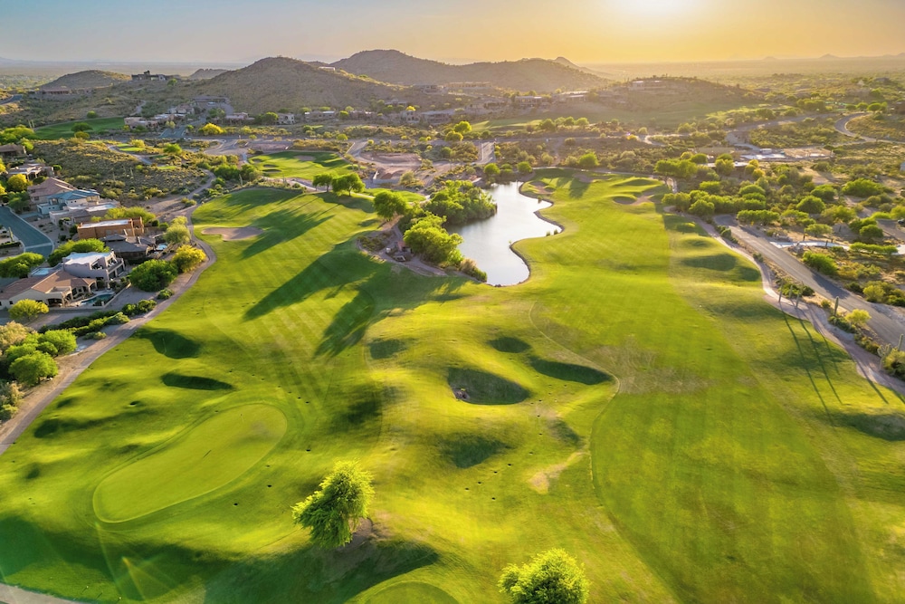Gold Canyon Golfer's Getaway w/ Scenic Views!