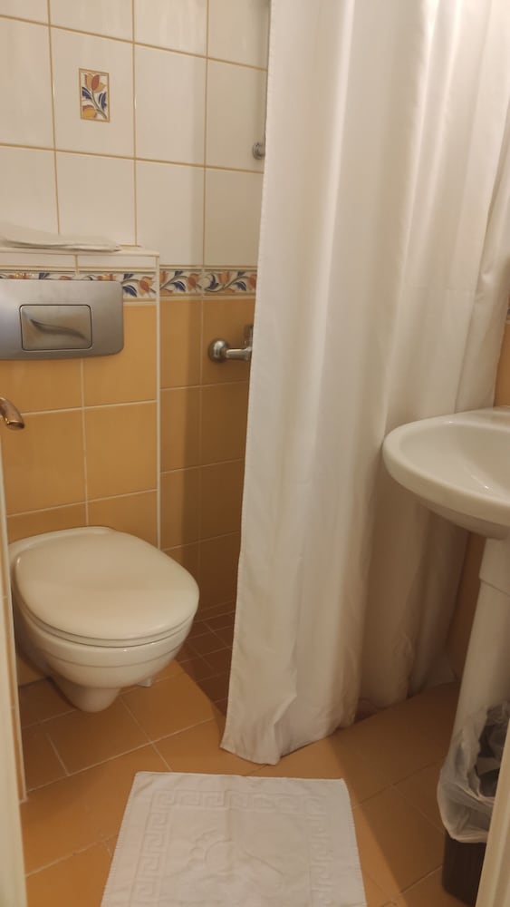 Hotel Turkoman becomes Turkoman Otel. - Image 21