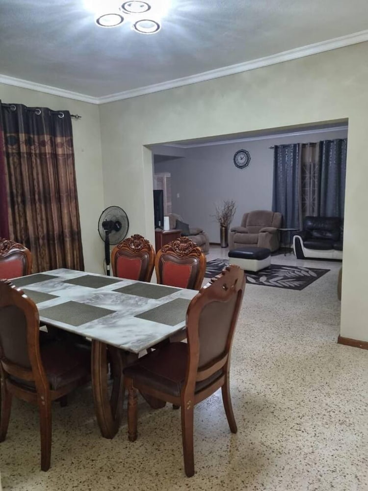 3-bed House Sleeps 6 With Mountain Views