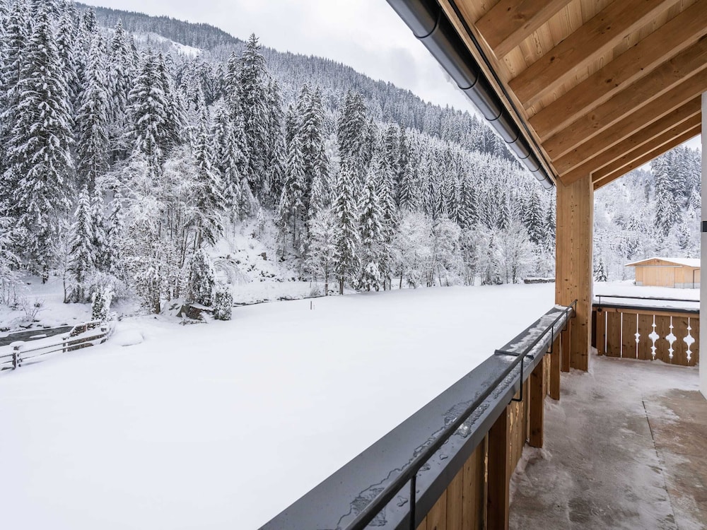 Luxury Chalet in Saalbach-hinterglemm With Sauna